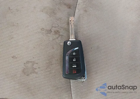 2021 Toyota Corolla Le z USA, uszkodzony, nr VIN JTDEPMAE6MJ125684